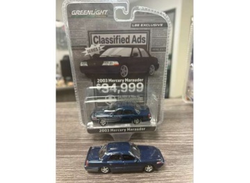 1/64 2003 mercury marauder, blue