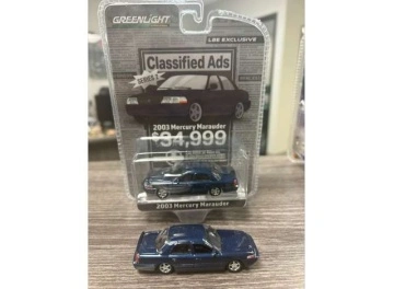 1/64 2003 mercury marauder, blue