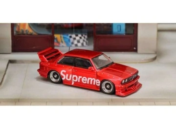 1/64 bmw e30 *supreme*, red