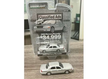 1/64 2004 mercury marauder, silver
