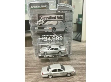 1/64 2004 mercury marauder, silver