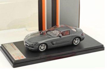 1/43 2011 mercedes benz sls amg limited edition matt grey with see through and red interior. - Img 4