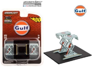 GreenLight 1/64 gulf oil, auto body shop, *automotive double scissor lifts series 1*