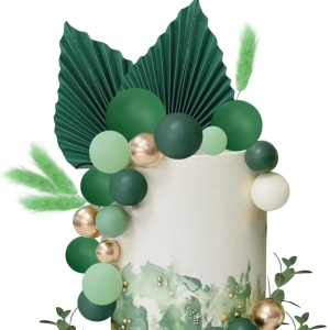 Decoratiune Tort Tematica Naturala Verde cu Frunze si Bilute Decorative - Img 1