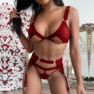 Set Lenjerie intima visiniu 3 piese cu decupaje