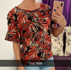 Tricou cu frunze rosu