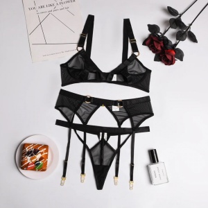 Set Lenjerie intima negru 3 piese cu decupaje - Img 2