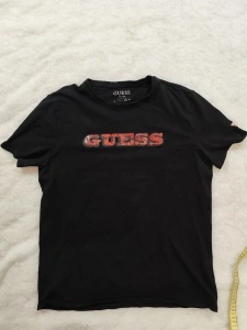 Tricou GUESS Negru Slim Fit Logo Graphic