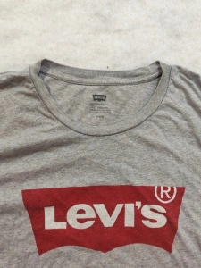Tricou Levi’s Batwing Logo Gri – Mărime M - Img 2