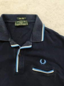 Tricou Polo Fred Perry Slim Fit Bleumarin cu Buzunar – Mărimea M - Img 2