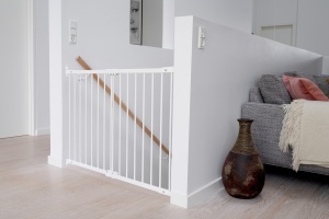 BabyDan FlexiFit sigurnosna ogradica za vrata i stepenice 67–105.5 cm – metalna, zidna montaža, bela - Img 9