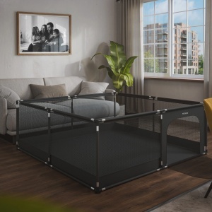 Ekstra velika dečija ogradica Tulano Cozy 28 Graphite u modernoj dnevnoj sobi