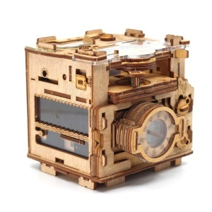 Cluebox Sherlock's Camera dreapta