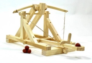 catapulta romana expunere laterala