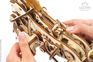 Ugears Cal Mecanoid Pornire