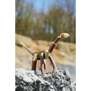 exemplu  apatozaur dinozaur din elemente naturale Terra kids