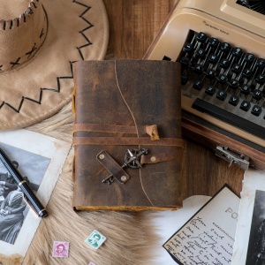 Jurnal Vintage din Piele lucrat manual - Model cu Cheie Antică - Img 1