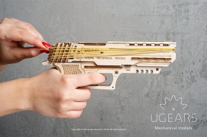 Pistol mecanic Wolf-01, Ugears, 62 piese din lemn - Img 4
