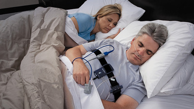 Poligrafie respiratorie sau polisomnografie? Cum se pune diagnosticul de apnee in somn