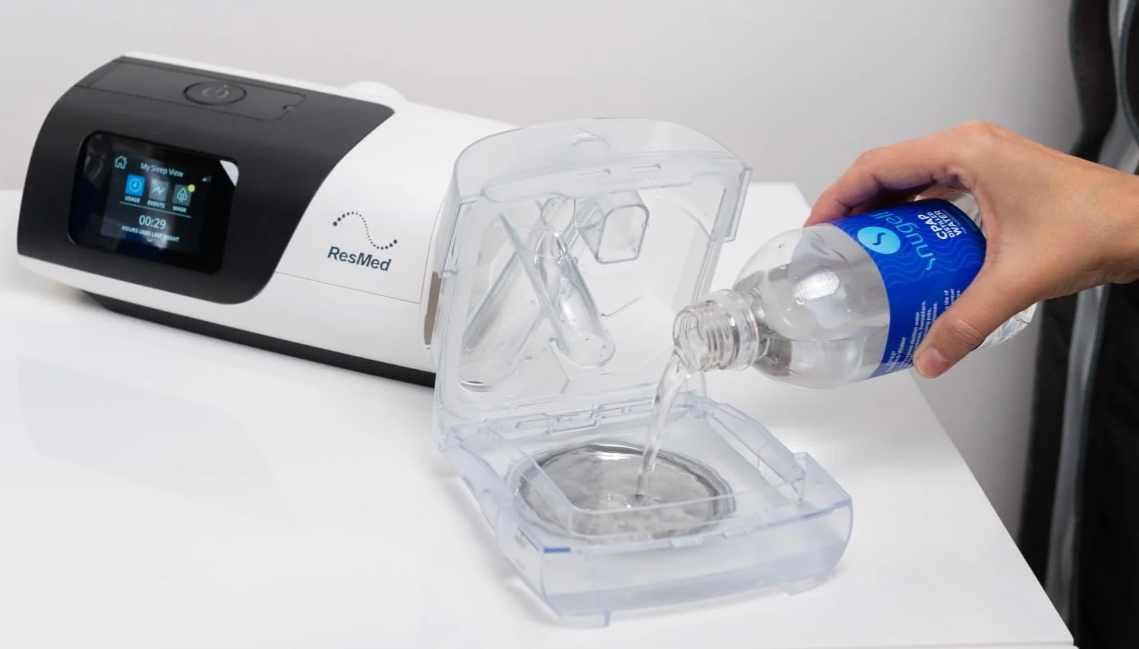cum se umple rezervorul umidificatorului CPAP pana la linia de maxim