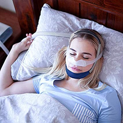 suport de mandibula purtat cu masca CPAP nazala pentru a preveni gura uscata