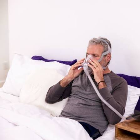 masca CPAP pierde aer - verificarea scurgerilor pe marginea mastii