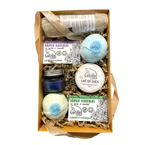 Set cosmetice naturale Lucille - Fresh Vibes - cu 2 Sapunuri naturale 2x90g, 2 Bile efervescente de baie 2x120g, 1 Unt de shea purificat 1x90g, 1 Burete lufa 1x10g, 1 lumanare parfumata 1x28g