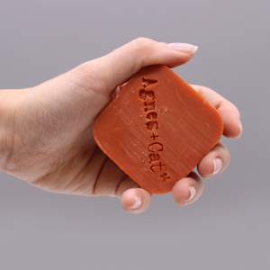 Sampon Solid Agnes & Cat – Clementine Par Stralucitor - Handmade, Vegan, Fara SLS/SLES/Parabeni, Pentru Toate Tipurile de Par, Zero Waste, 60 g - Img 2