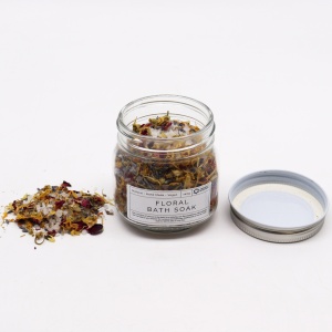 Amestec de Sare si Flori Naturale pentru Baie, cu ingrediente 100% naturale, experienta spa, Ancient Wisdom, 140g