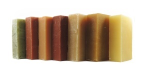 Set 7 sapunuri naturale cu uleiuri esentiale Lucille, 7 x 90g - Img 3