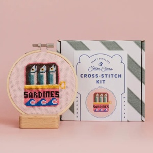 Kit de Broderie in Cruciulite pe Gherghef - Sardine