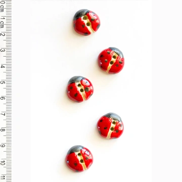 Nasturi Buburuze - Incomparable Buttons