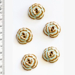 Nasturi Trandafiri Mari Clasic - Incomparable Buttons