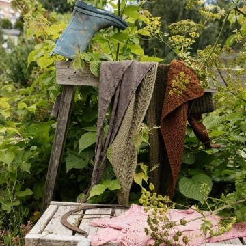 52 Weeks of One-Skein Knits: 52 de modele dintr-un ghem - Laine Publishing - Img 2