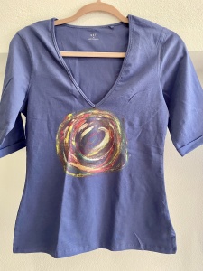 Unique painted T-shirt - Img 4