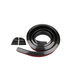 Eleron auto universal din cauciuc tip M Carbon Design lungime 150 cm x 3.5 cm latime cu capete din plastic ATA2734