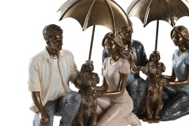 Figurină elegantă decorativă cuplu sub umbrelă cu cățel design romantic și modern - Img 2