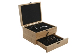 Set elegant cu accesorii pentru vin în cutie bambus