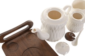 Set cafea elegantă din porțelan cu ceainic, zaharniță și tavă din bambus - Img 2