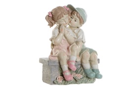 Figurină decorativă romantică băiat și fată pe bancă în design vintage