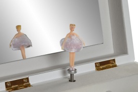 Cutie de bijuterii elegantă albă cu oglindă și mecanism muzical - Img 4