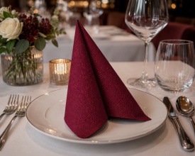 Șervețel decorativ mare de masă Elegance Ruby Red