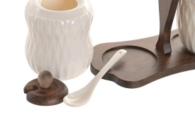 Set zaharniță cu linguriță și lăptieră design elegant din porțelan în relief cu suport din bambus - Img 2