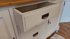 Bufet Shabby Artisan din lemn masiv tei cu 2 usi si 3 sertare alb + natur antichizat - Img 3