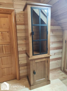 Vitrina ingusta IronWood din lemn masiv, finisaj ceara miere - Img 3