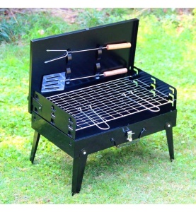 Gratar portabil pentru camping tip Diplomat, cu accesorii incluse
