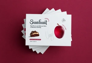 Prune uscate Victoria cu nucă, glazurate, SunFruit Favorite, 250 g