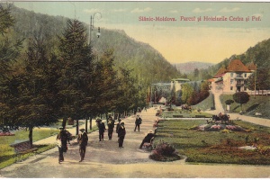 Slanic-Moldova. Parcul si Hotelurile Cerbul si Puf (circulata 1914)