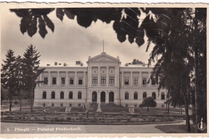 Pitesti. Palatul Prefecturii (circulata 1940)
