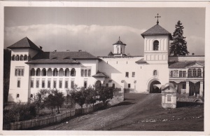 Fasada Manastirii Horezu-Valcea (scrisa 1938)